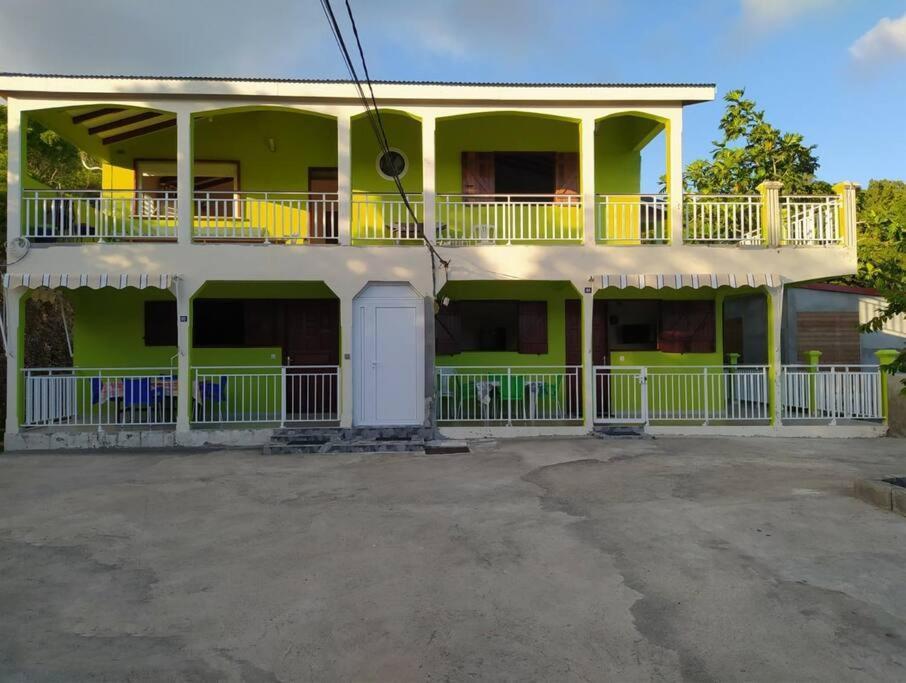 Appartement Café - F2 Avec Terrasse Sainte-anne